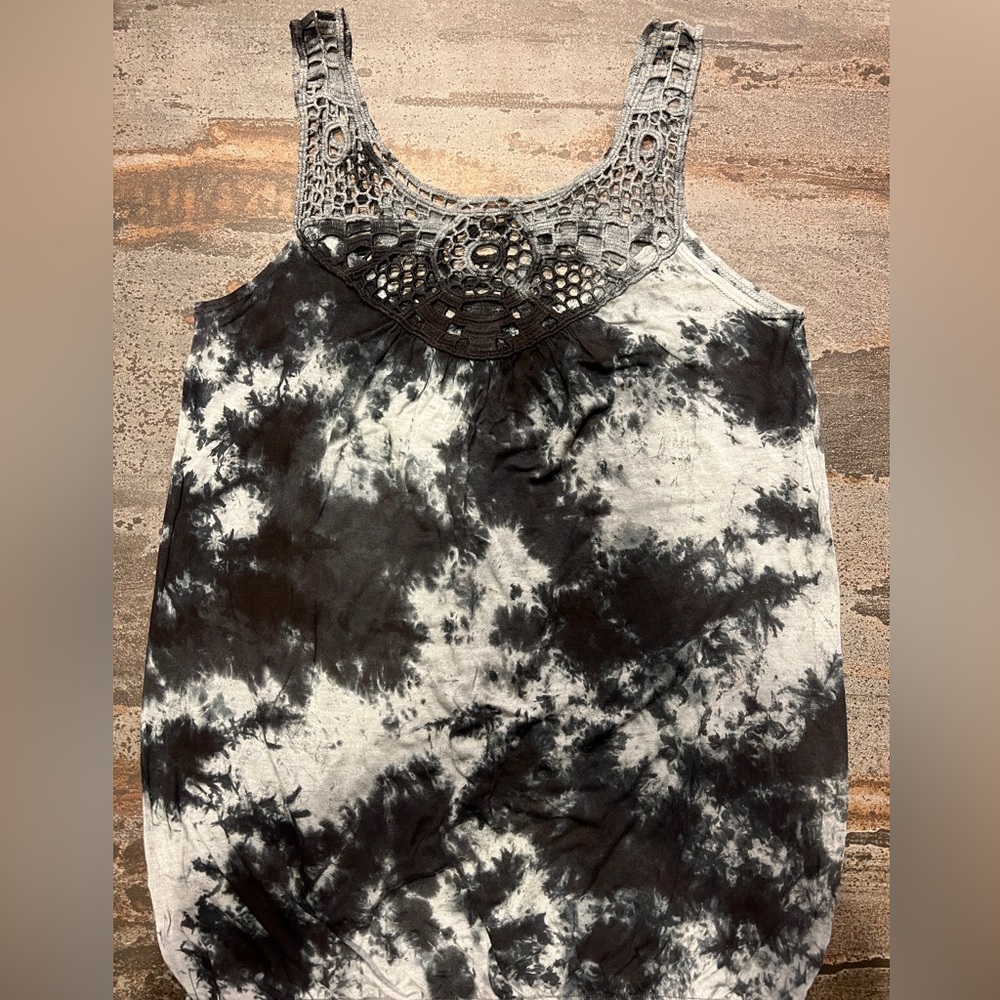 🩶🖤👚URBAN OUTFITTERS Tie Dye Crochet Tank Top